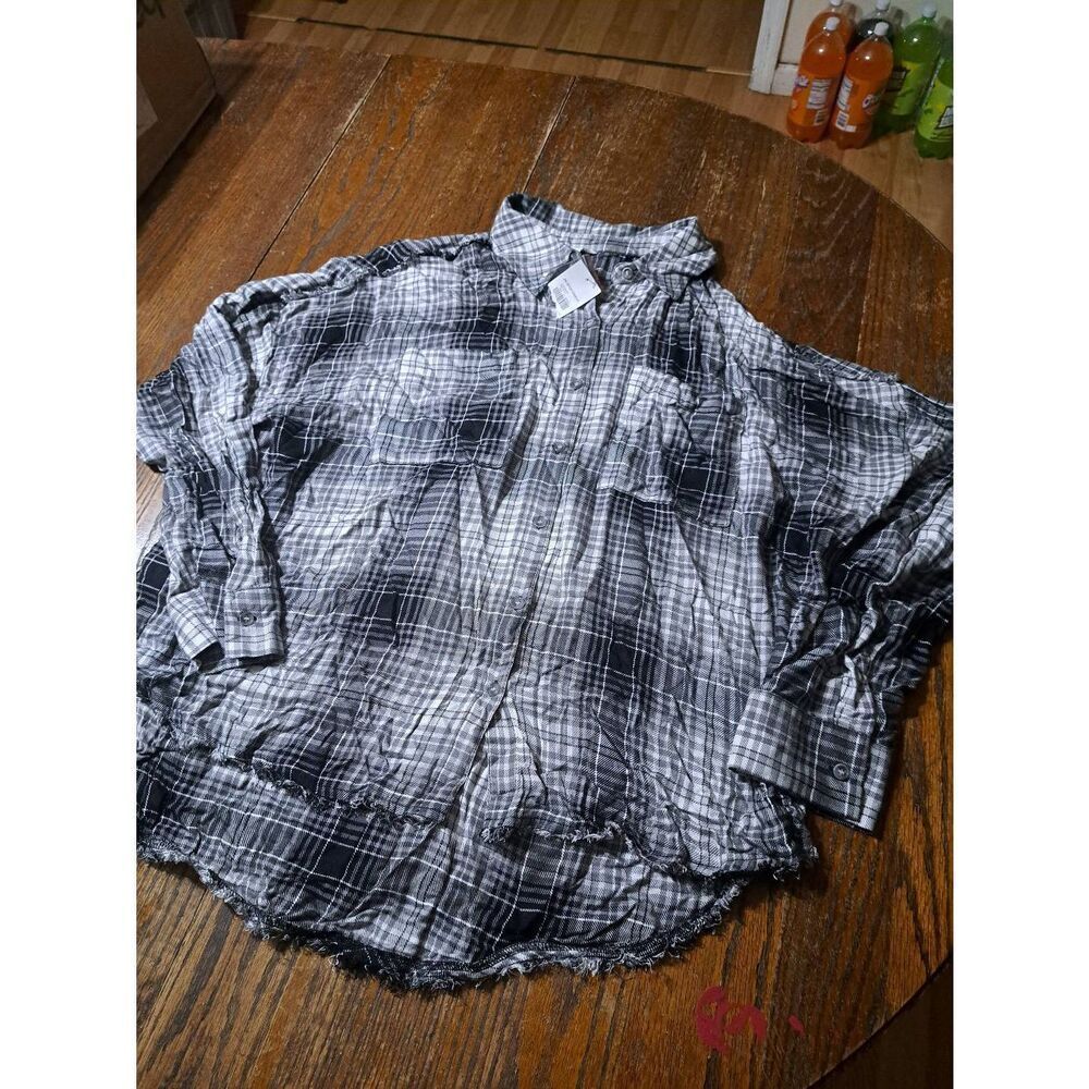 New XL Cato Distressed Raw Hem Long Sleeve Button Front White Black Plaid Shirt